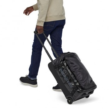 black-hole-wheeled-duffel-l-all-blk