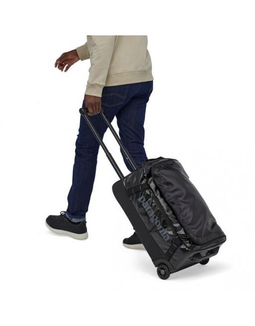 black-hole-wheeled-duffel-l-all-blk